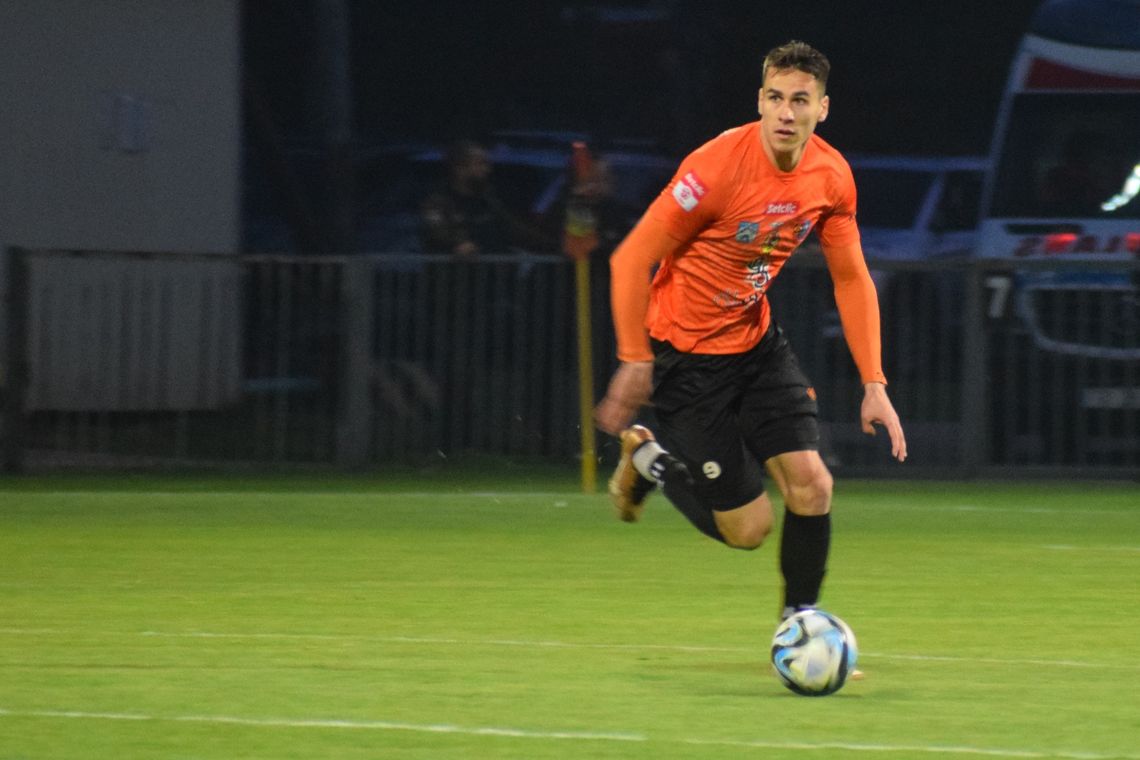 Cztery gole, czerwona kartka. Star wypunktował KSZO