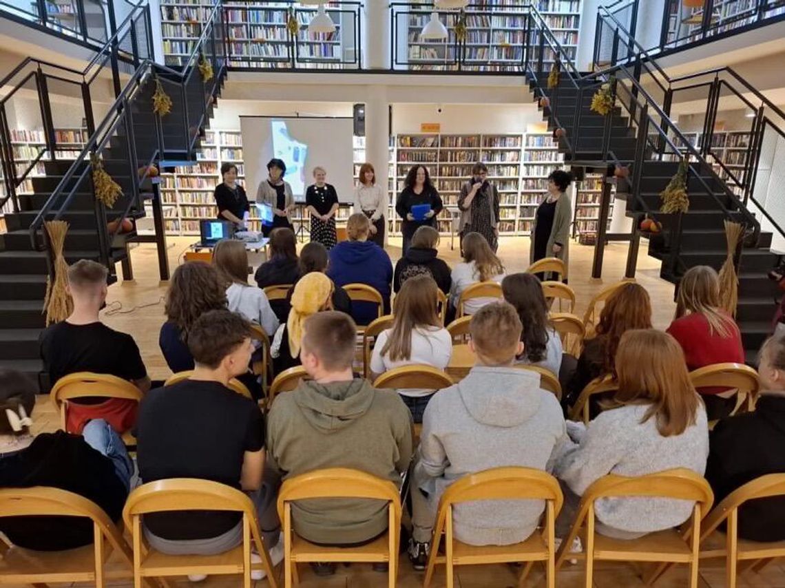 Do dzieła! Ostrowiecka młodzież w akcji podczas Nocy Bibliotek 2025