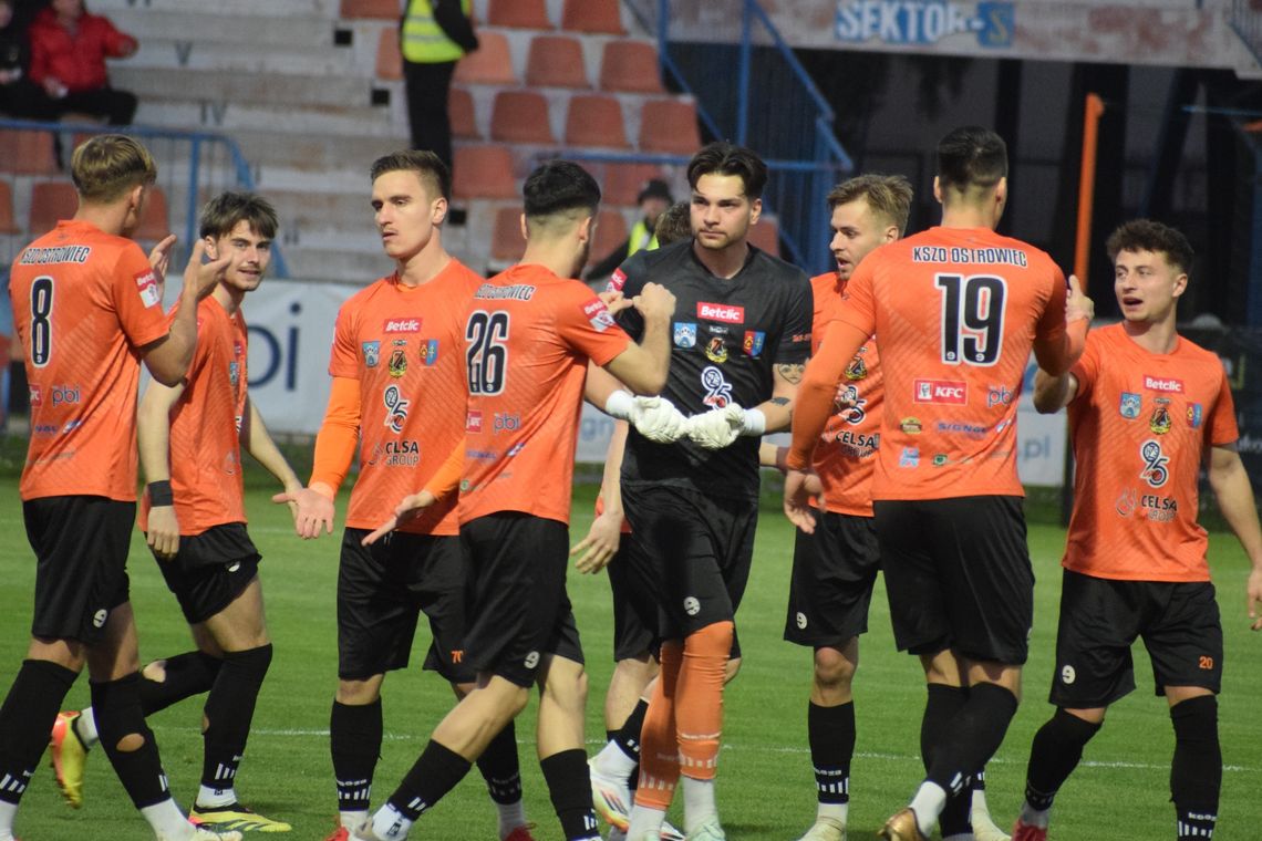 Dublet Pisarka! Derby dla KSZO 1929