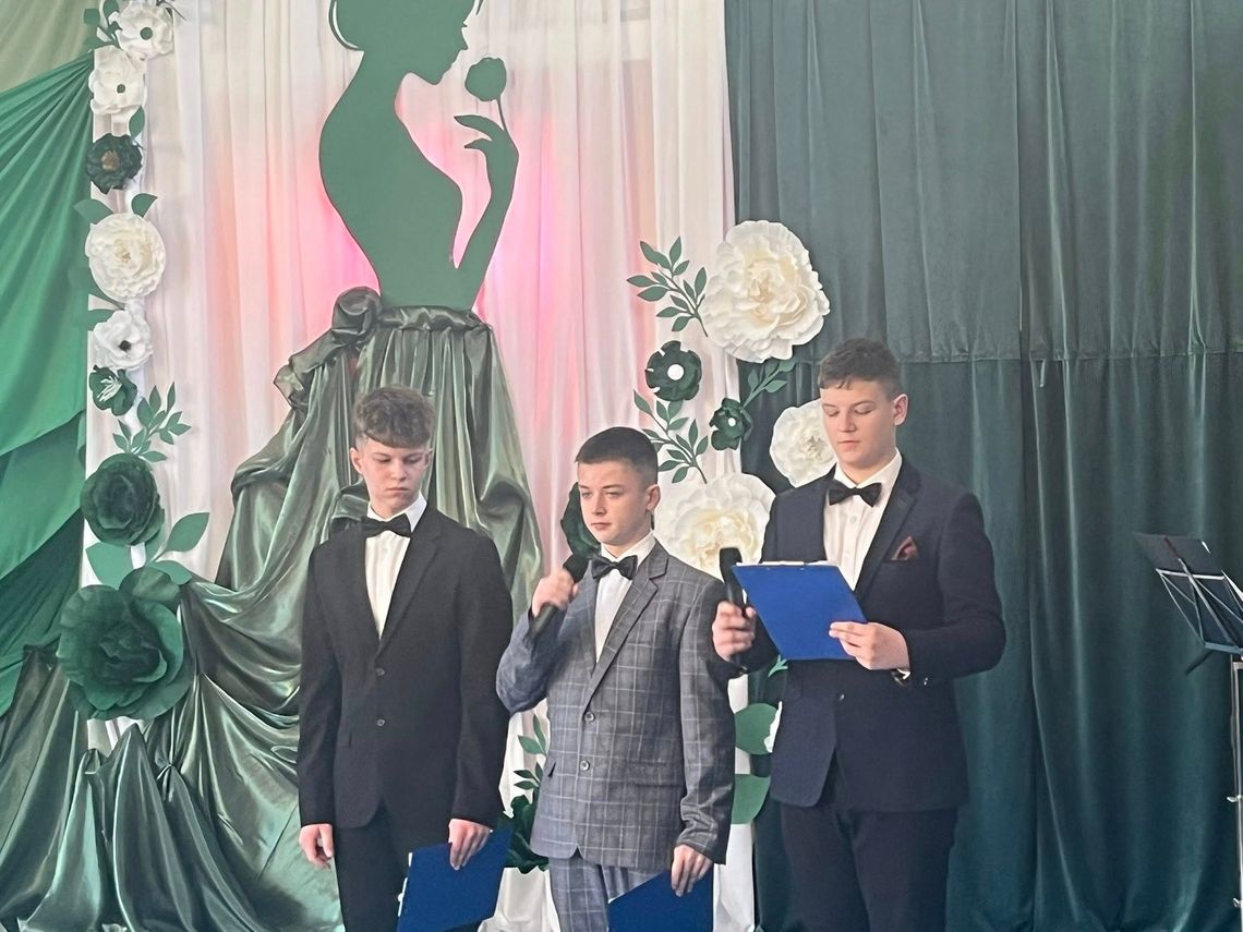 Życzenia od  wójta i muzyczny prezent