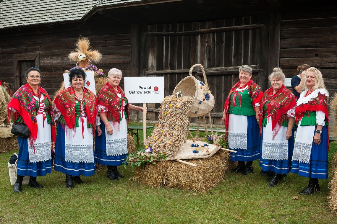 Gospodynie z gminy Ćmielów gościły na XXV Świętokrzyskich Dożynkach Wojewódzkich
