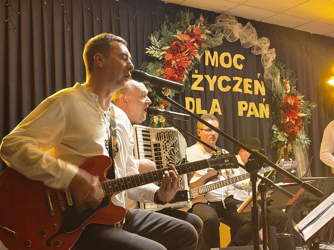 Koncert w Sadowiu: Fox Folk i Szybkie Chłopy świętowały z paniami