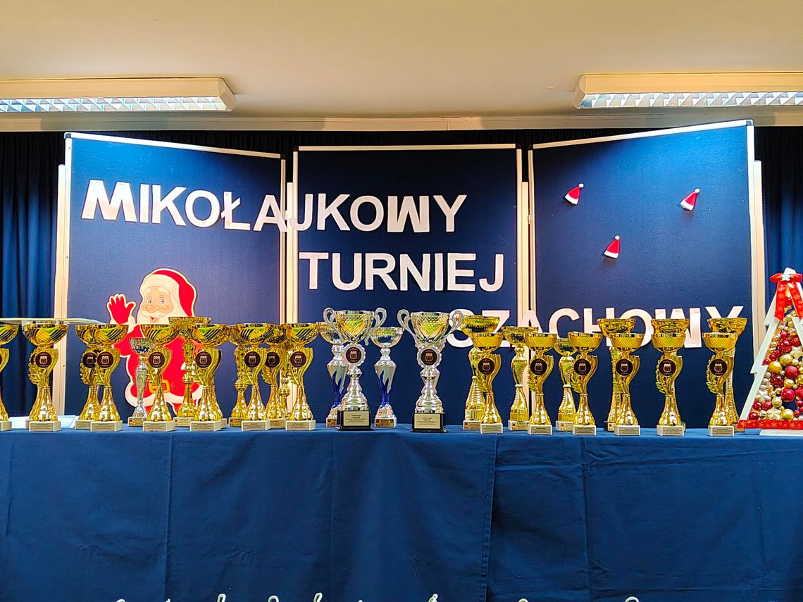 Mikołajkowy Turniej Szachowy promował rozwój i sportową rywalizację Mikołajkowy Turniej Szachowy promował rozwój i sportową rywalizację
