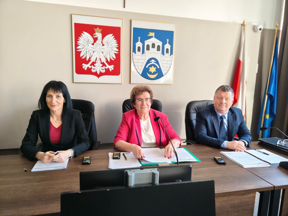 Nadzwyczajna sesja Rady Miasta: ślubowanie i kluczowe projekty uchwał Nadzwyczajna sesja Rady Miasta: ślubowanie i kluczowe projekty uchwał