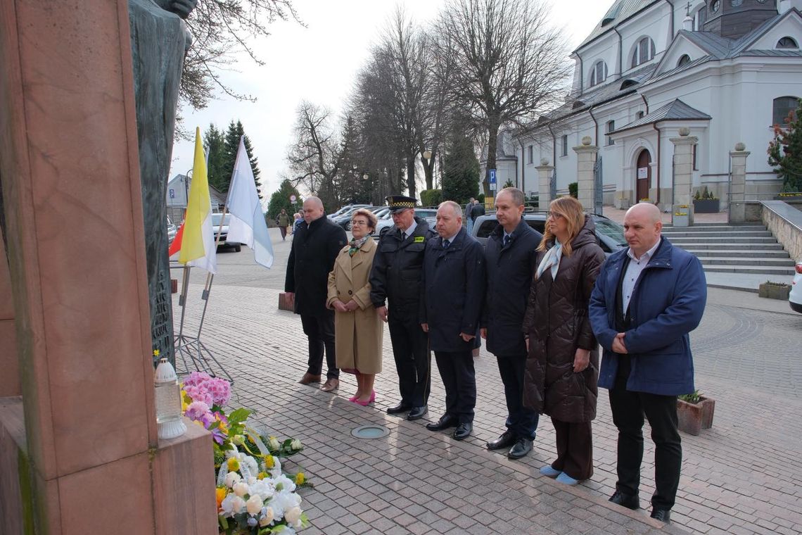 Oddali hołd Wielkiemu Polakowi
