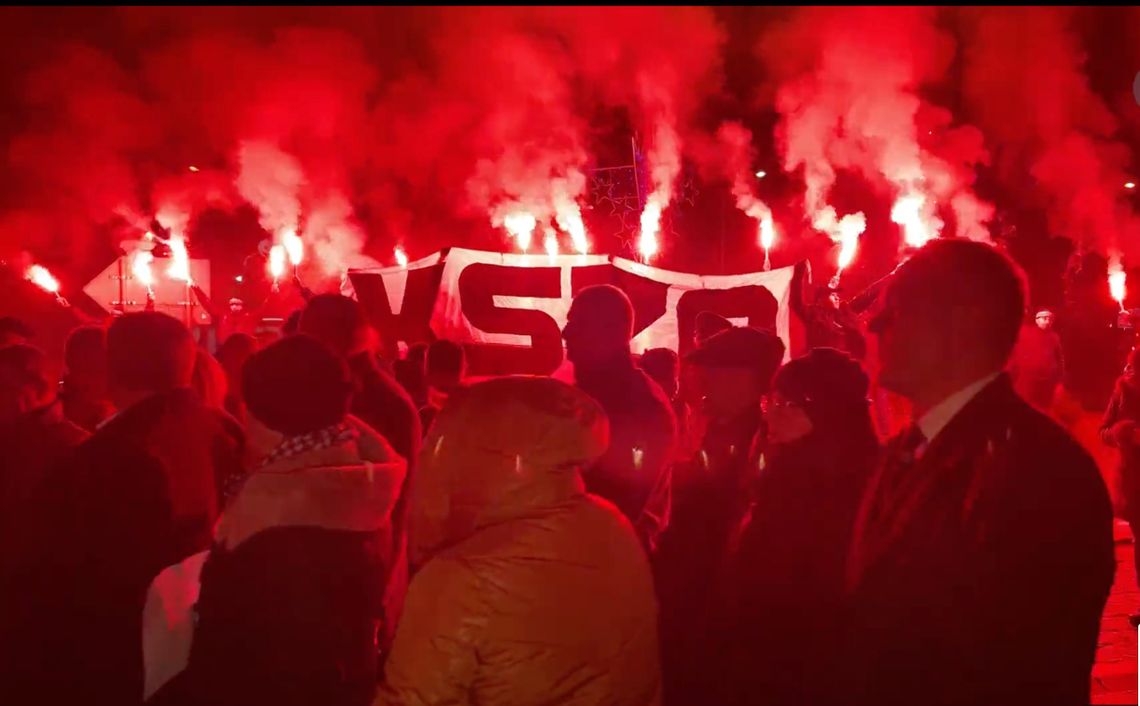 OSTROWIEC: Światło wolności dla ofiar stanu wojennego