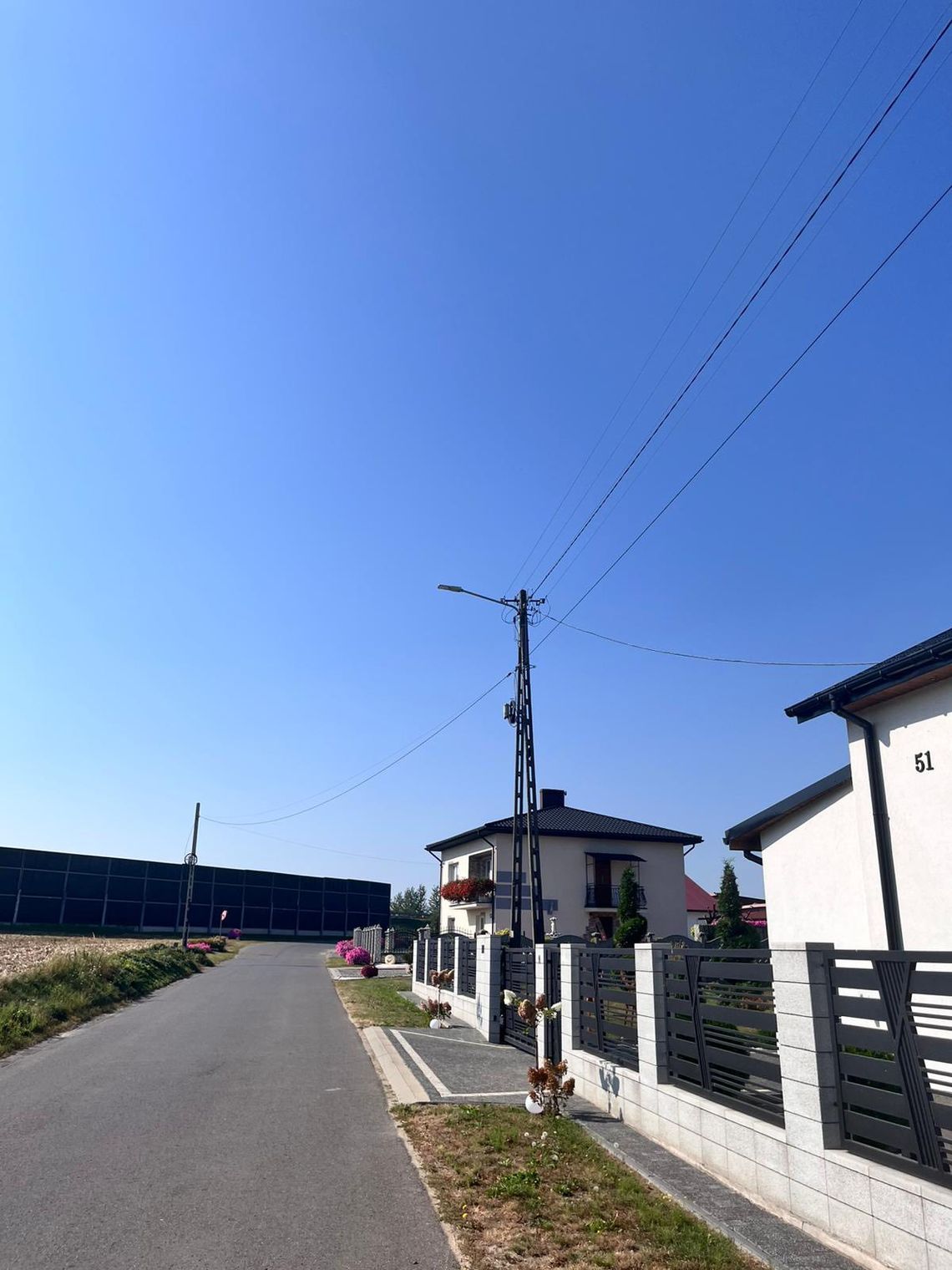 OŻARÓW | Oświetlenie drogowe i linie elektroenergetyczne. Nowe inwestycje dla mieszkańców