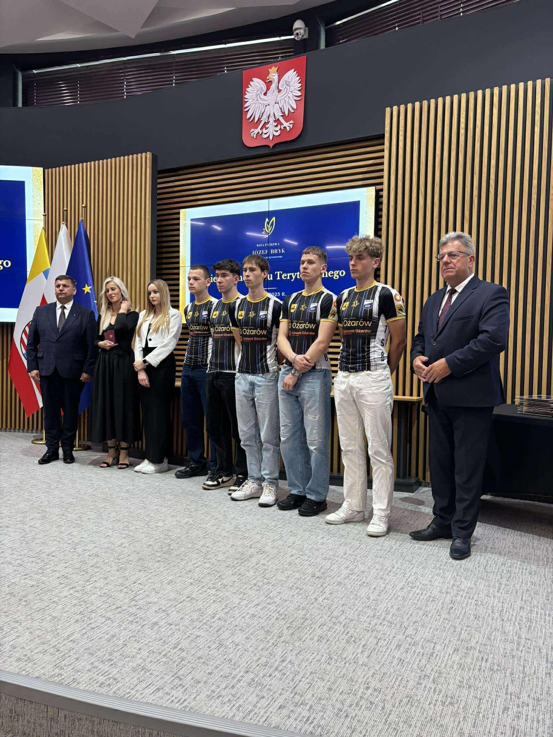 OŻARÓW | Trener Śp.Damian Jędrzejewski uhonorowany pośmiertnie OŻARÓW | Trener Śp.Damian Jędrzejewski uhonorowany pośmiertnie