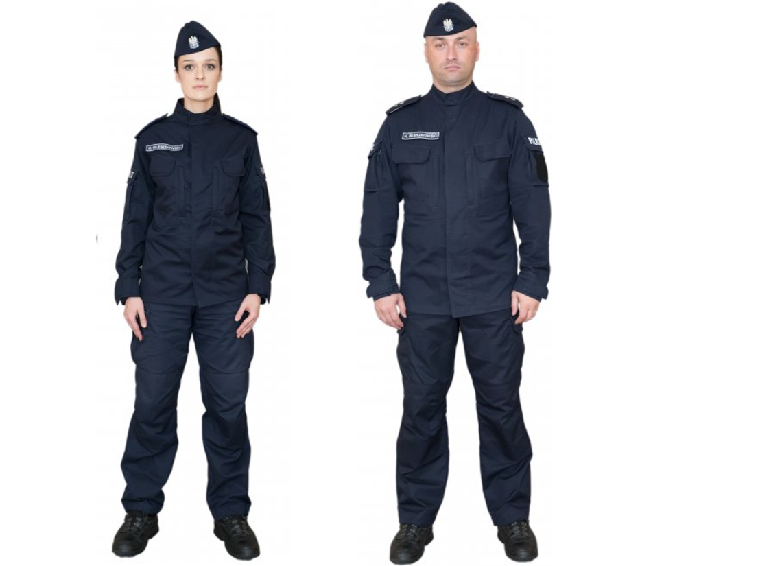 Policjanci w nowych mundurach