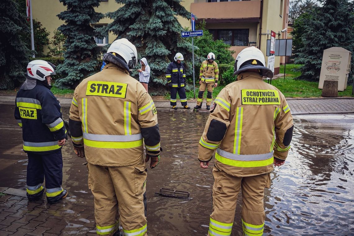 Ponad 200 strażaków usuwało skutki gwałtownej ulewy Ponad 200 strażaków usuwało skutki gwałtownej ulewy