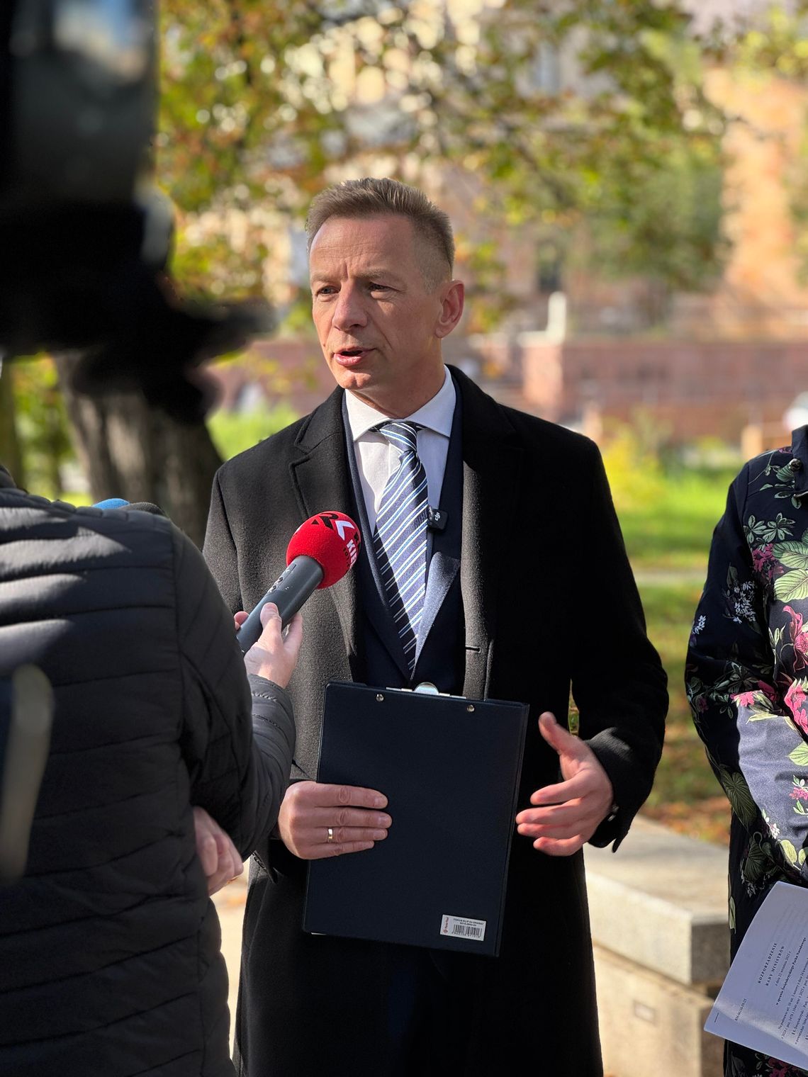 Poseł Kasprzyk: Czas zakończyć praktykę darmowego przekazywania ziemi Kościołowi