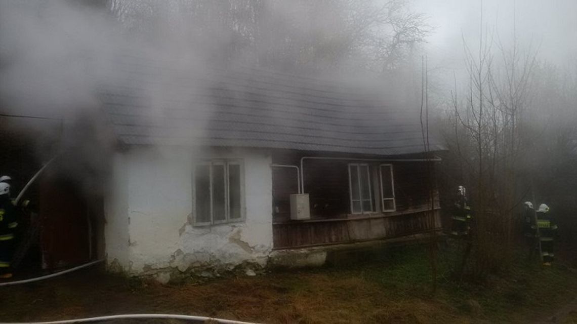 Pożar poddasza w gminie Bałtów