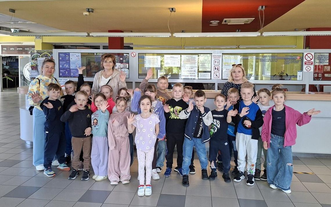 Przedszkolaki rozpoczęły przygodę nad wodą