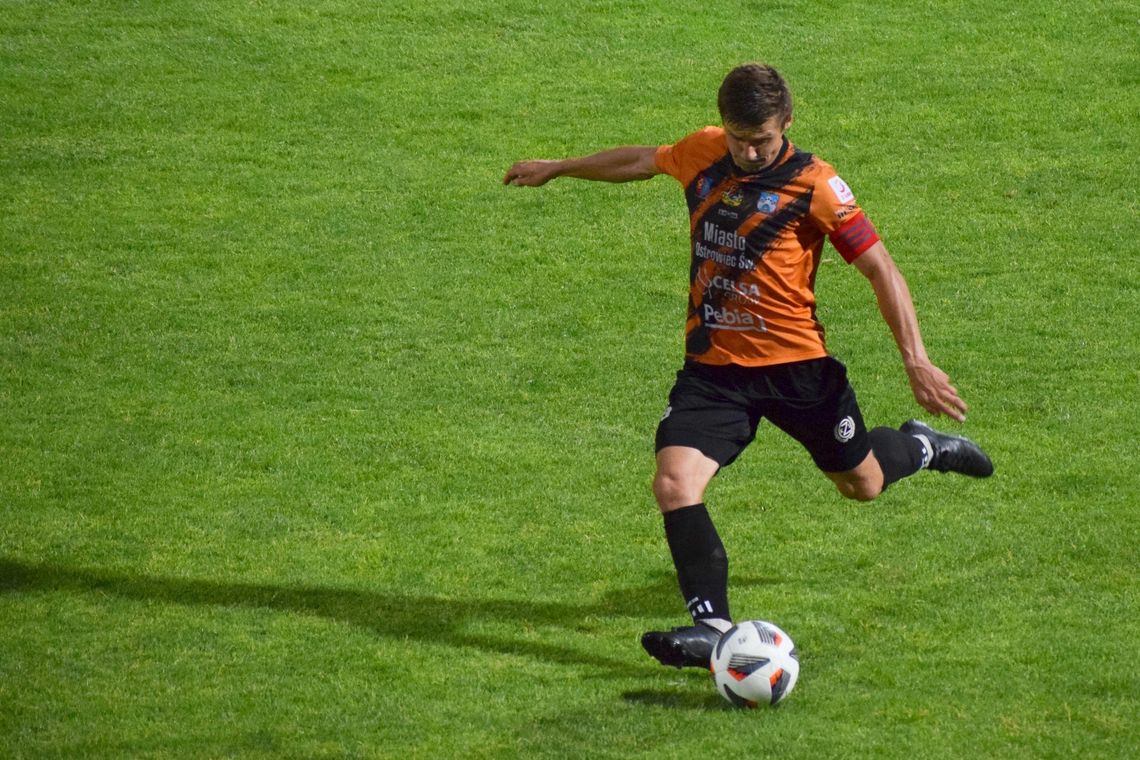 Remis na inaugurację sezonu