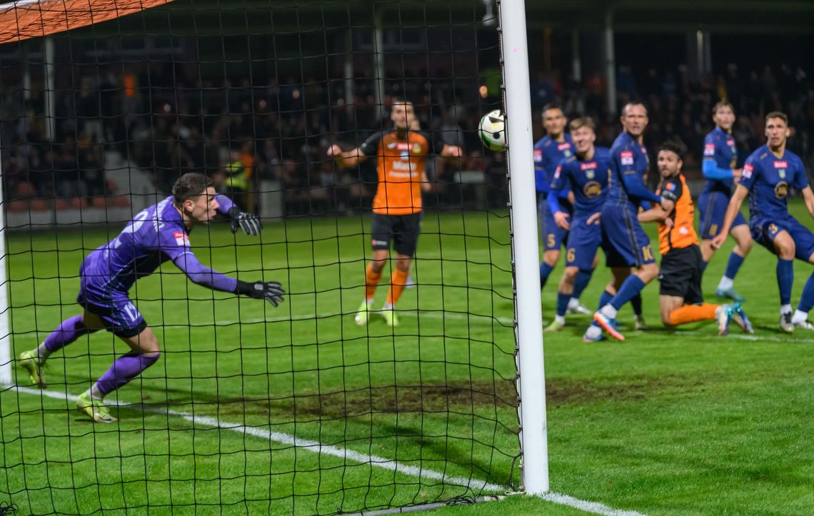 Remis przy Świętokrzyskiej