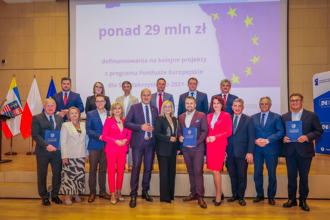 Samorządy z regionu z umowami na energetykę, wodociągi, rewitalizację i transport Samorządy z regionu z umowami na energetykę, wodociągi, rewitalizację i transport