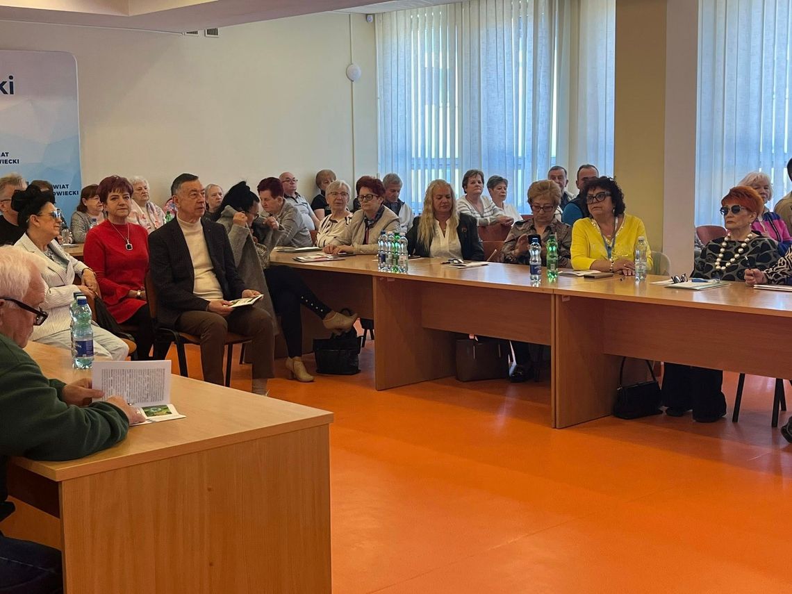 Seniorzy poznali ekologię i sposoby ochrony przed oszustwami