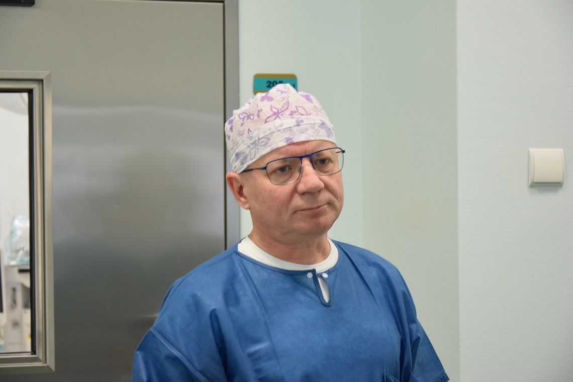 Sławomir Okła z ŚCO pierwszym proktorem chirurgii robotycznej w otolaryngologii