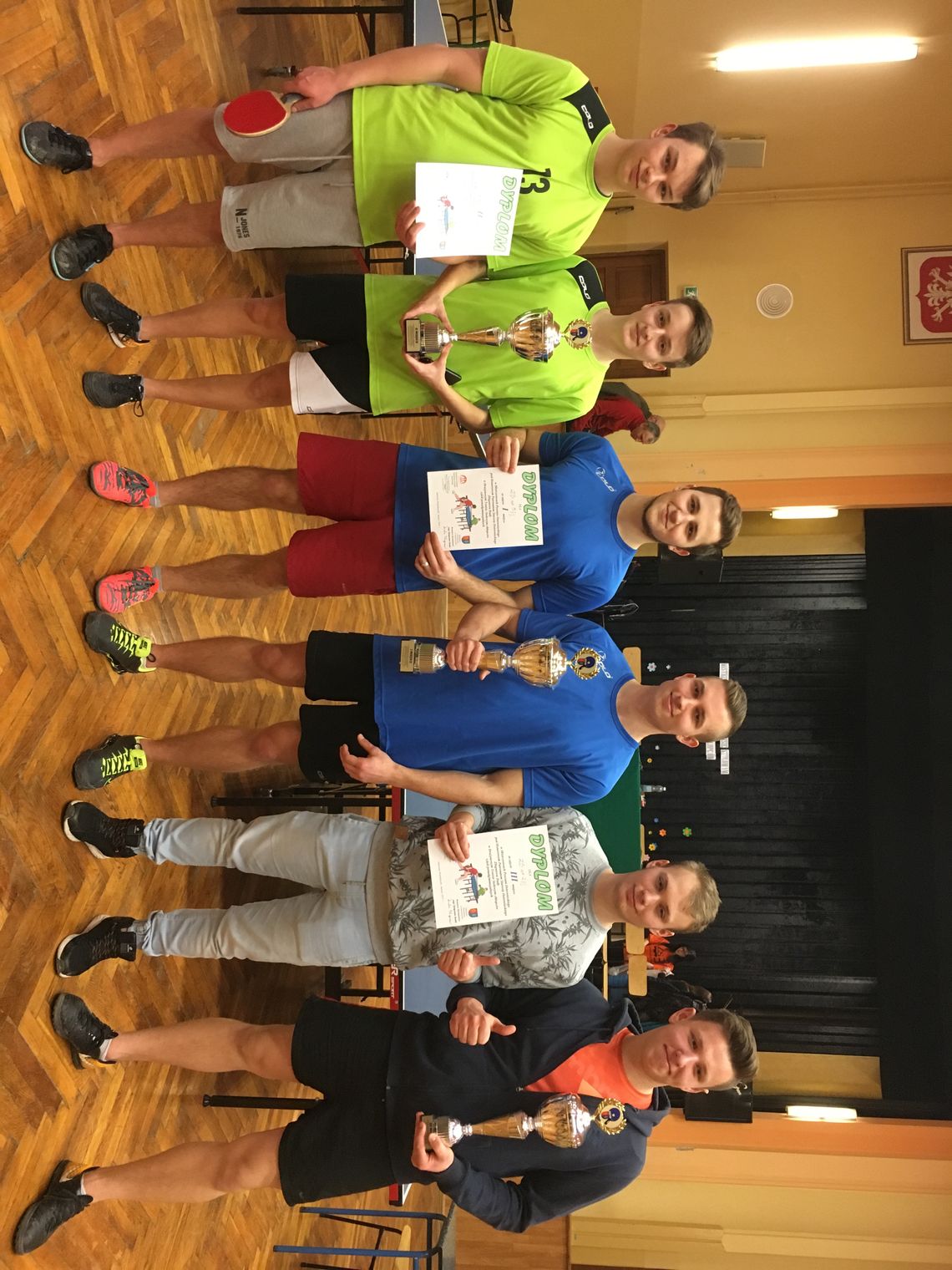 Sukces uczniów Broniewskiego w zawodach tenisa stołowego