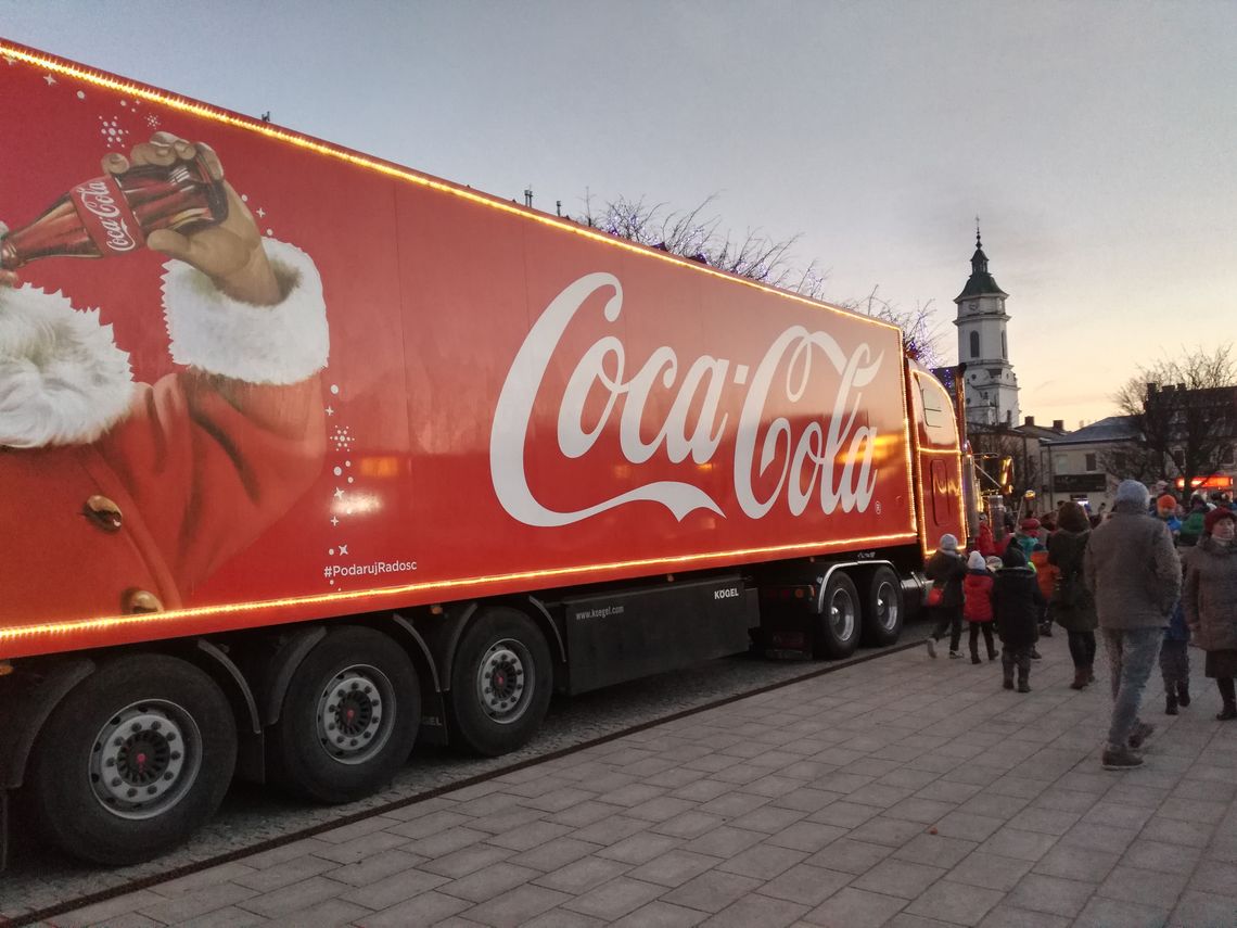 Świąteczny korowód Coca Coli odwiedził Ostrowiec Świętokrzyski