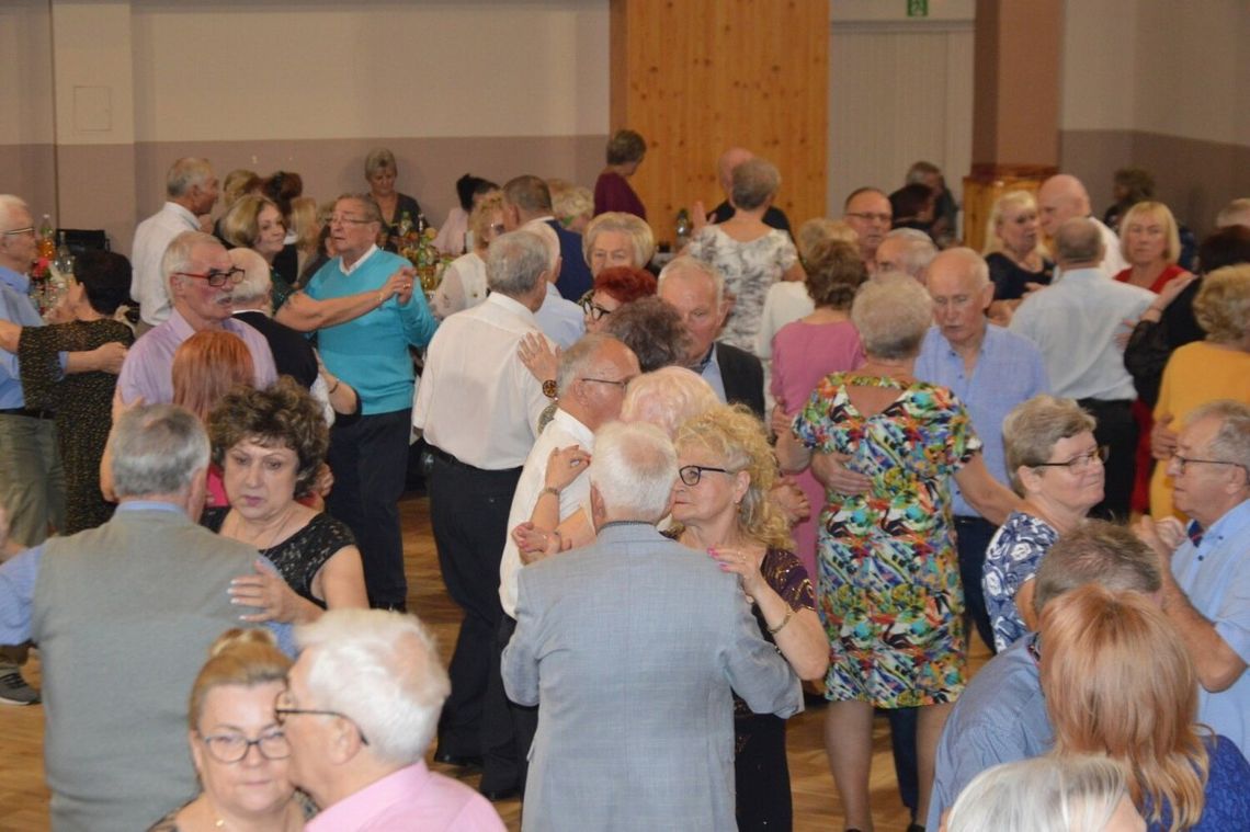 Taneczna zabawa w ODS Malwa – pożegnaj lato z energią