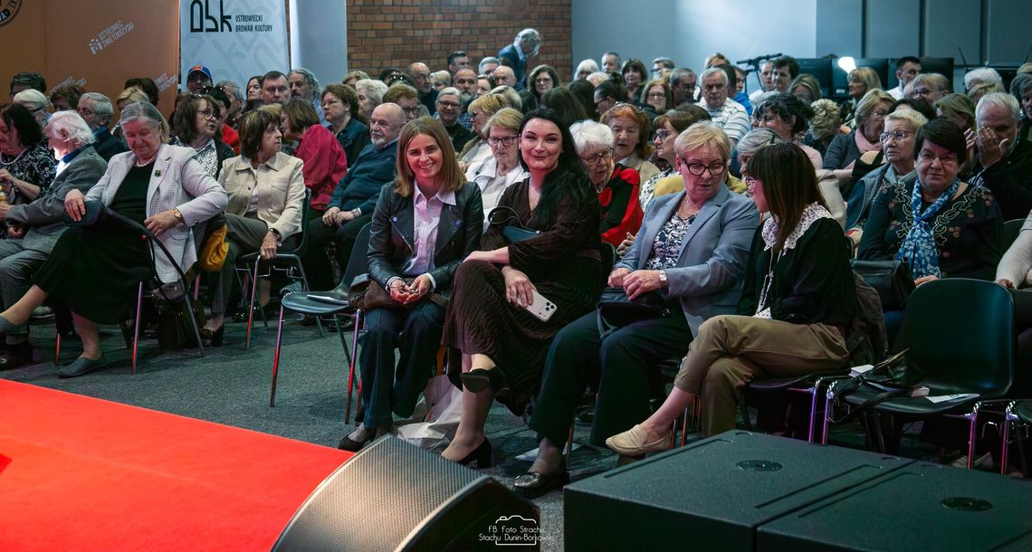 Tłumy na spotkaniu z Mariuszem Szczygłem podczas Ostrowieckiego Festiwalu Czułości
