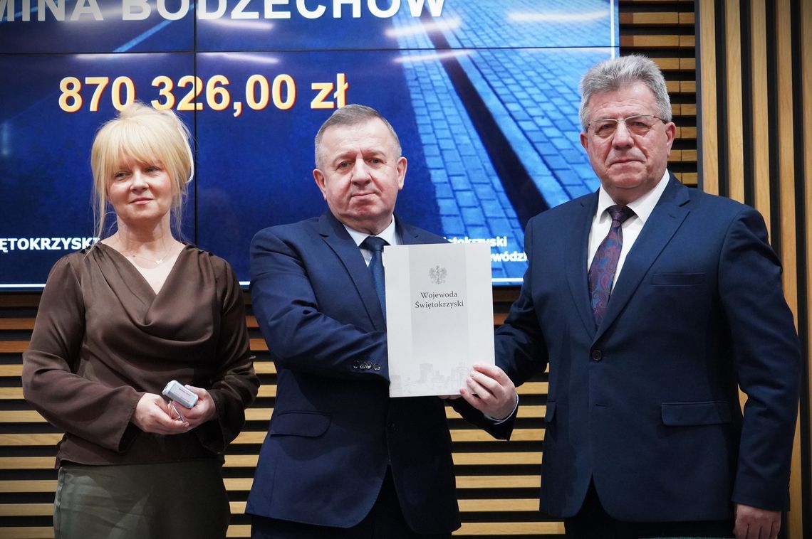 Umowa podpisana. Będzie remont ulicy w Bodzechowie