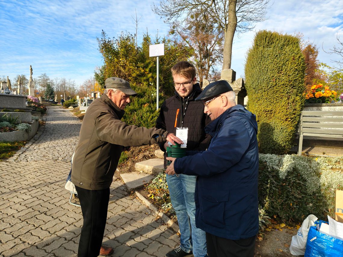 W Opatowie ruszyła XIV kwesta na renowację zabytkowych nagrobków W Opatowie ruszyła XIV kwesta na renowację zabytkowych nagrobków