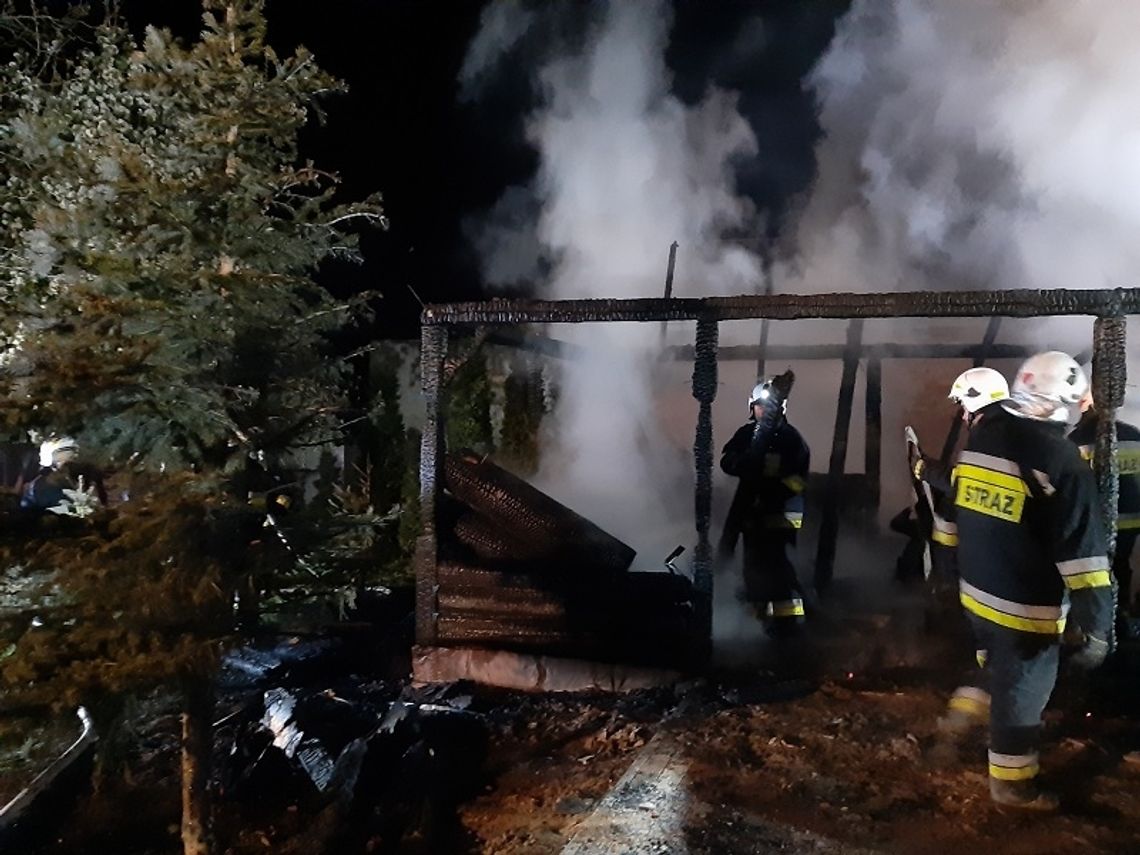 WAŚNIÓW: Spłonęła sauna i altanka 