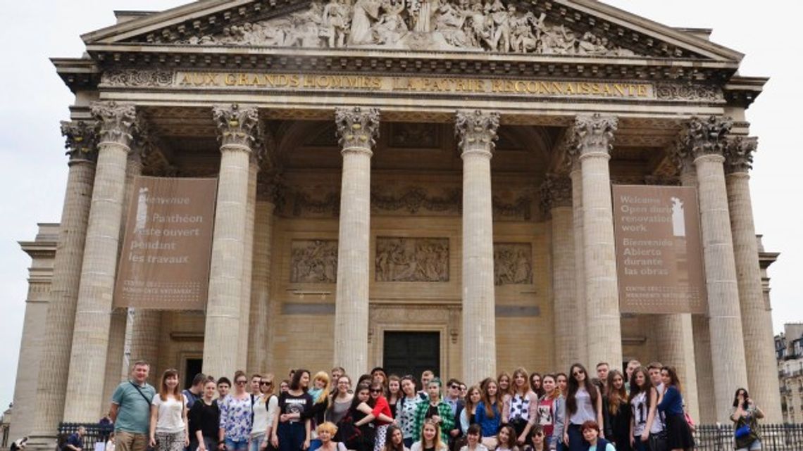 Wycieczka do Paryża zaprzyjaźnionych szkół - LO nr III Wycieczka do Paryża zaprzyjaźnionych szkół - LO nr III