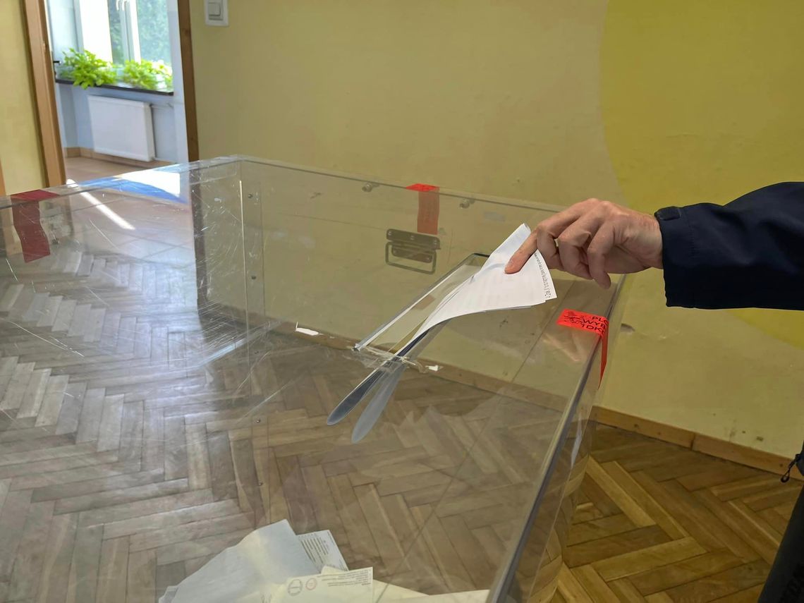 Oficjalne wyniki wyborów samorządowych i pierwsze komentarze