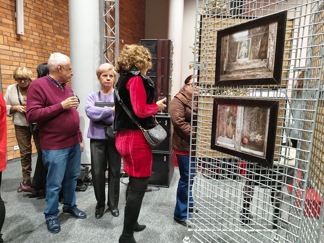 XXI Doroczna Wystawa Fotoklubu "Galeria" w Ostrowieckim Browarze Kultury XXI Doroczna Wystawa Fotoklubu "Galeria" w Ostrowieckim Browarze Kultury