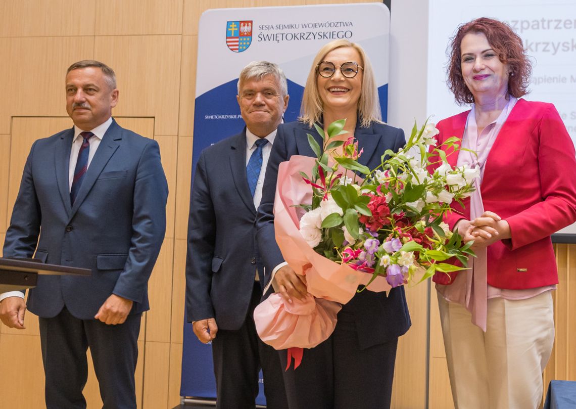 Zarząd województwa świętokrzyskiego z wotum zaufania i absolutorium za wykonanie budżetu Zarząd województwa świętokrzyskiego z wotum zaufania i absolutorium za wykonanie budżetu
