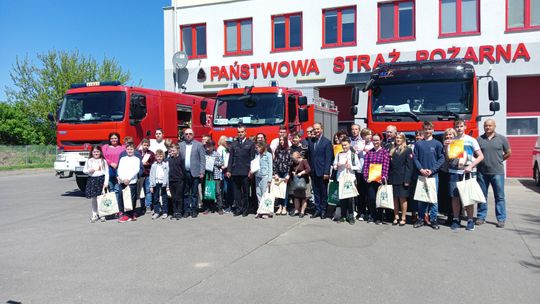 Powiatowe eliminacje Ogólnopolskiego Turnieju Wiedzy Pożarniczej „Młodzież zapobiega pożarom” w Ostrowcu Świętokrzyskim. / fot. KP PSP w Ostrowcu Świętokrzyskim