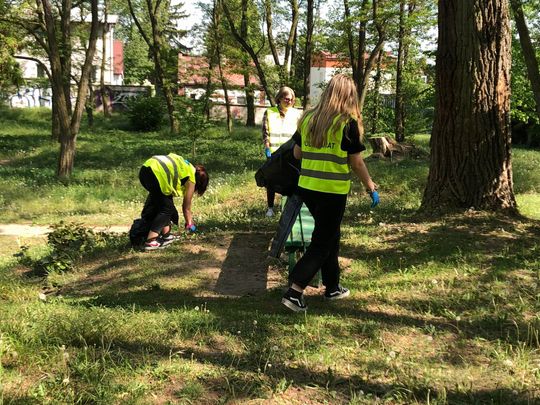 Akcja sprzątania przestrzeni miejskiej/fot. Lokalna.TV