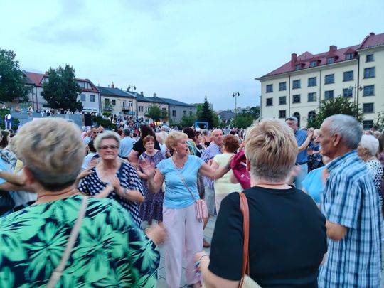 Roztańczony Rynek w Ostrowcu Świętokrzyskim