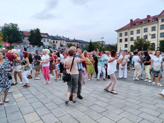 Roztańczony Rynek w Ostrowcu Świętokrzyskim