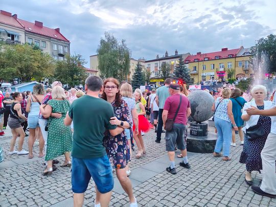 Roztańczony Rynek w Ostrowcu Świętokrzyskim