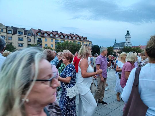Roztańczony Rynek w Ostrowcu Świętokrzyskim
