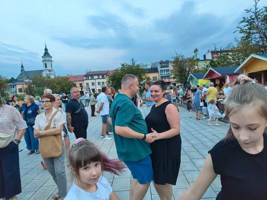 Roztańczony Rynek w Ostrowcu Świętokrzyskim