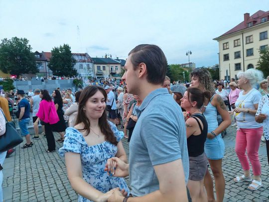 Roztańczony Rynek w Ostrowcu Świętokrzyskim