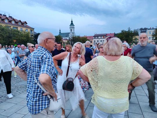 Roztańczony Rynek w Ostrowcu Świętokrzyskim